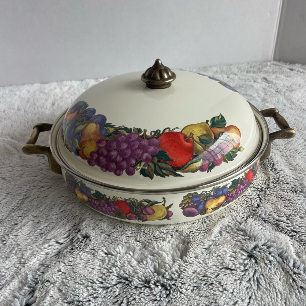 Cornucopia Enamel Cooking Dutch 10” Oven Pot Lid Fruit Design Brass Trim Cottage